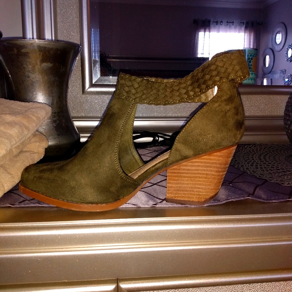 Shoe and boots